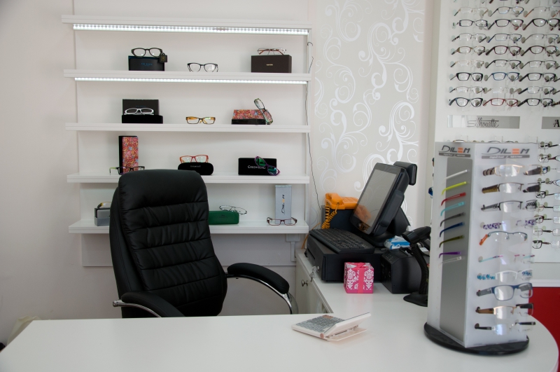 opticien-MONTMEYAN-min_spectacle-office-furniture-room-interior-design-design-809392-pxhere.com